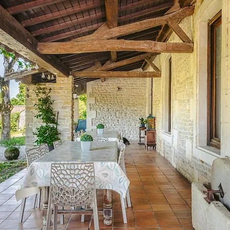 D'hote Emeraude Genouille (Charente-Maritime)