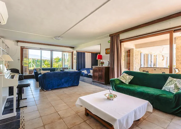 D'hote Emeraude Bed and breakfast 3*