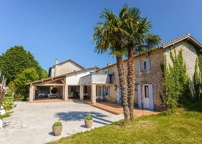 D'hote Emeraude Bed and breakfast 3*